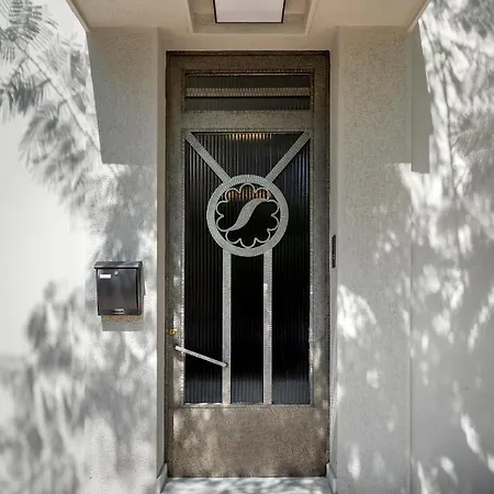 Razi 1935 Villa Loutráki