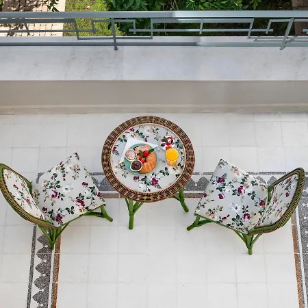 Razi 1935 Villa Loutráki