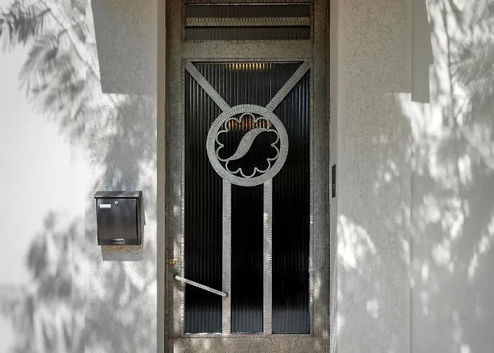 Razi 1935 Villa Loutráki