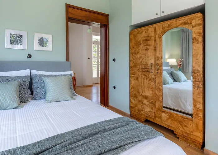 Razi 1935 Willa Loutráki