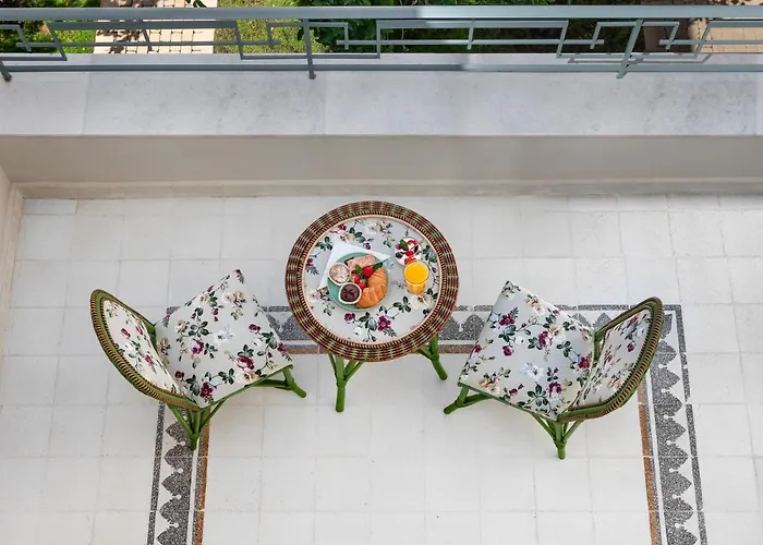 Razi 1935 Villa Loutráki